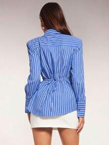 Radiana 女士时尚优雅蓝色条纹衬衫，配同色领带，腰部可调节，复古风格，适合日常穿着、通勤、商务、办公、都市、度假等场合。 - 藍色 - 查看 5