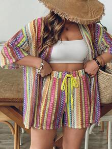 SHEIN LUNE 大码条纹度假沙滩上衣和短裤两件套 女士度假套装 女士夏季套装 波西米亚风套装 女士沙滩套装 女士罩衫 大码度假套装 女士乡村音乐会套装 女士乡村风度假套装 女士夏季假日套装 女士休闲套装 女士沙滩套装 女士节日套装 女士夏季套装 - 彩色 - 查看 1