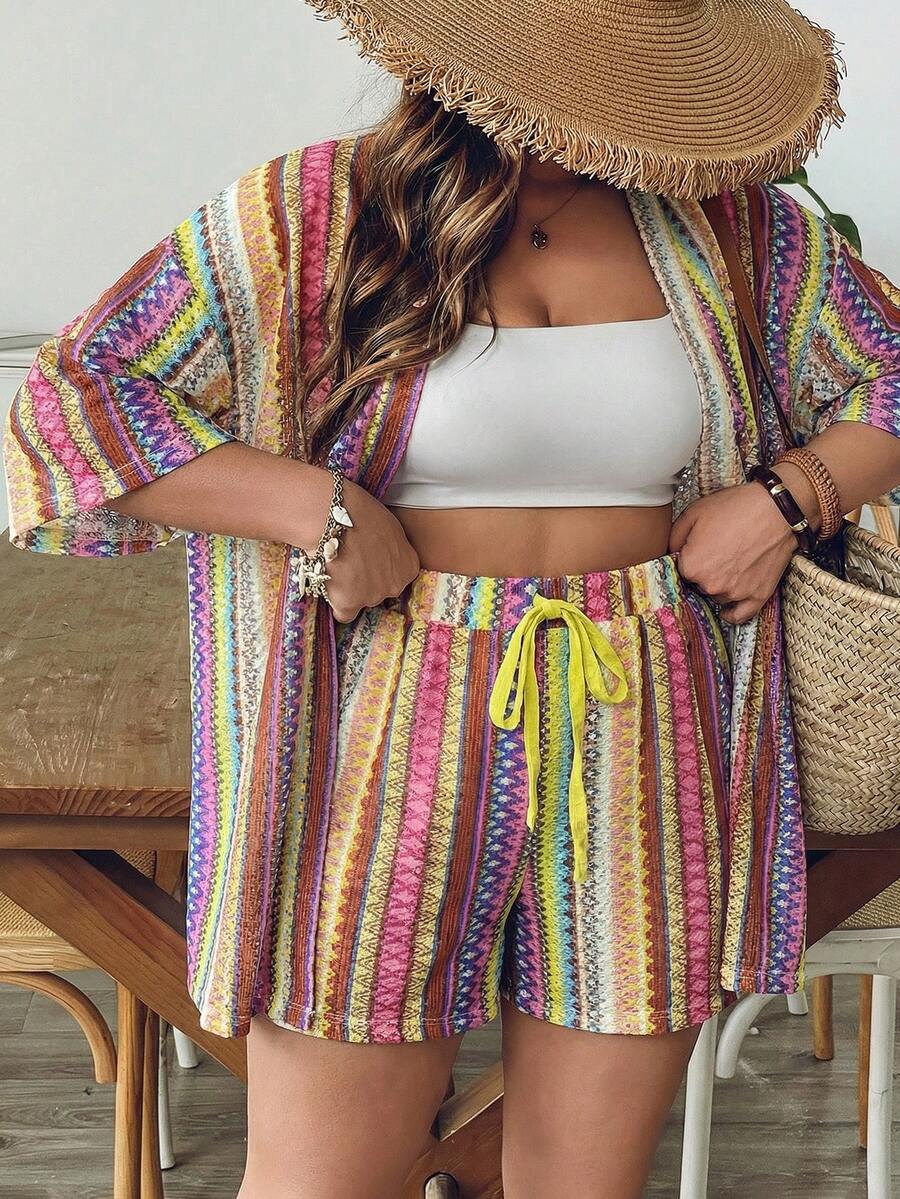 SHEIN LUNE 大码条纹度假沙滩上衣和短裤两件套 女士度假套装 女士夏季套装 波西米亚风套装 女士沙滩套装 女士罩衫 大码度假套装 女士乡村音乐会套装 女士乡村风度假套装 女士夏季假日套装 女士休闲套装 女士沙滩套装 女士节日套装 女士夏季套装 - 彩色 - 查看 1