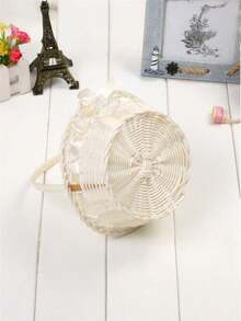 1PC Small Round Handwoven Rattan Rustic Farmhouse Multifunctional Natural Brown Flower Basket Wedding Party Romantic Home Storage Gift Packaging Woven Basket Decor - White - View 8