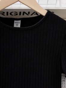 SHEIN 两件套少女圆领短袖罗纹波浪下摆T恤和印花短裤套装 - 彩色 - 查看 4