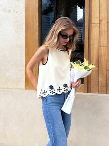 Women's Summer Casual Vacation Style Embroidered Contrast Binding Sleeveless Shirt, Boho Floral Embroidery Eyelet Scallop Hem Contrast Binding Sleeveless Blouse,Women's Elegant White Floral Embroidery Scalloped Hem Sleeveless Blouse Casual Summer Top,Women's Cute White Sleeveless Top Floral Eyelet Hem Vacation Beach Outfit Blouse,Women's Old Money Style White Sleeveless Blouse Elegant Contrast Floral Embroidery Top,Blouse Summer, Cute Tops Women Summer, Casual Summer Outfits For Woman,Summer Outfit For Women ,Holiday Outfits For Women - Blue and White - View 4