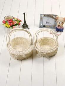 1PC Small Round Handwoven Rattan Rustic Farmhouse Multifunctional Natural Brown Flower Basket Wedding Party Romantic Home Storage Gift Packaging Woven Basket Decor - White - View 3