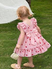 SHEIN 女婴格子草莓图案圆领荷叶边下摆休闲连衣裙 - 彩色 - 查看 1