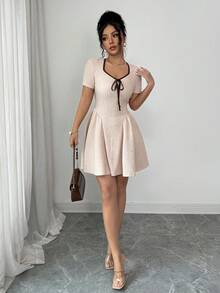 Elenzga 女士优雅杏棕色蝴蝶结系带短袖修身喇叭短连衣裙，春夏款 - 杏色 - 查看 3