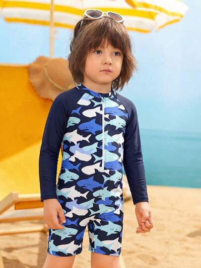 Fantacosmos 男童泳衣，连体款式，时尚可爱海洋蓝鲨鱼印花图案，纯色袖子，带拉链，适合夏季度假，开启夏日时尚之旅