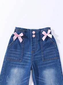 SHEIN 少女休闲蝴蝶口袋牛仔裤，舒适宽松直筒裤型，适合日常、度假、聚会等各种场合。 - 中等水洗藍 - 查看 4