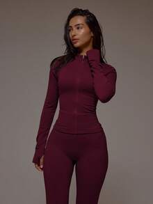 Musera Sport Zip Active BBL 夹克搭配喇叭褶皱臀部紧身裤套装 运动健身健身房普拉提日常休闲烟晶色 - 酒紅色 - 查看 3