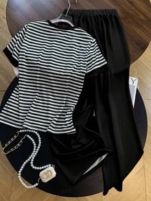 Plus Size Striped Round Neck Short Sleeve Top And Solid Color Pants 2 Pieces Set - Black - View 2
