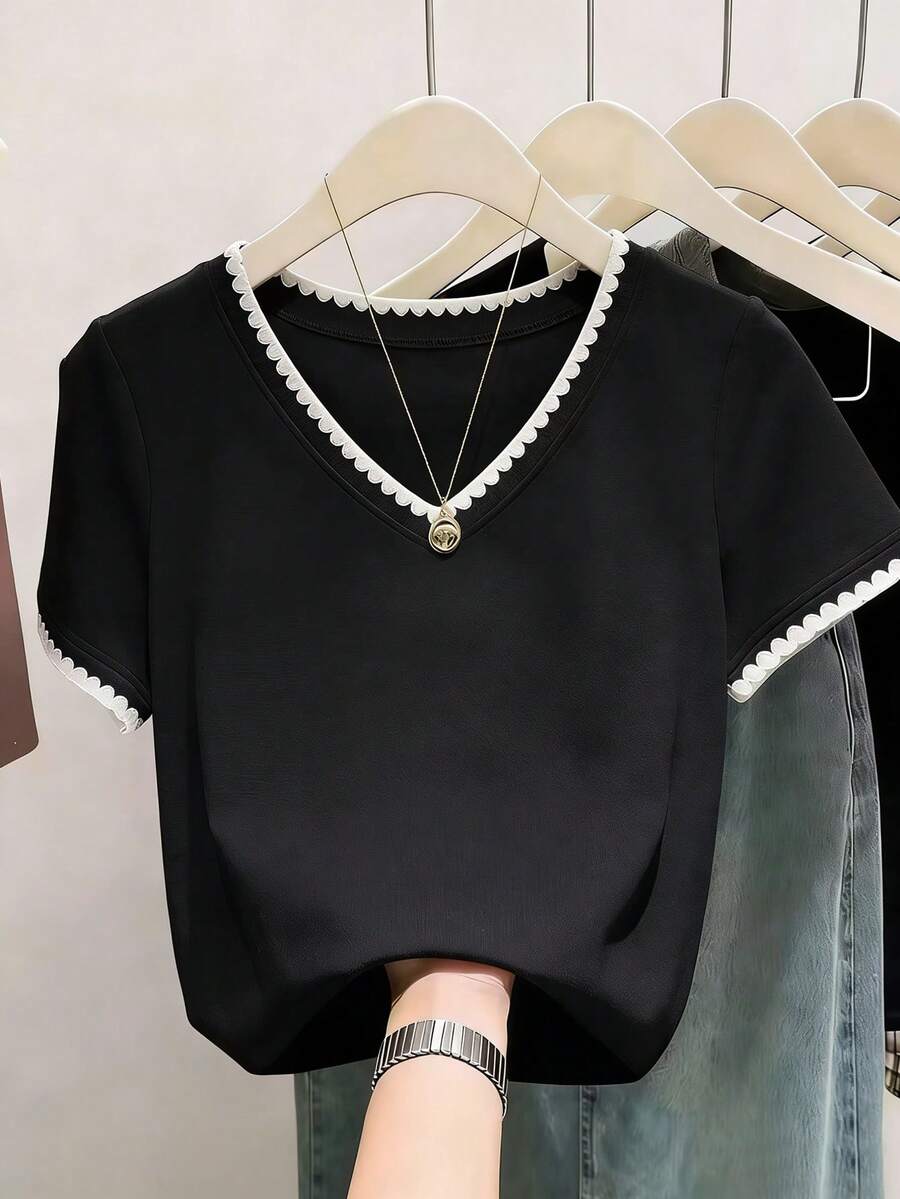 Resyla Women's V-Neck Contrast Trim Casual Everyday Short Sleeve T-Shirt - Black - View 1