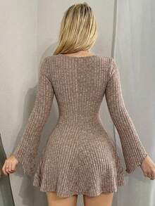 Sweetina 纯色方领喇叭袖迷你 Y2K 秋季女式长袖外出连衣裙，春秋季 - 卡其色 - 查看 2