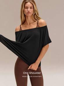 GLOWMODE 莫代尔丝滑不对称下摆露肩 3/4 袖运动 T 恤日常休闲装 - 黑色 - 查看 3