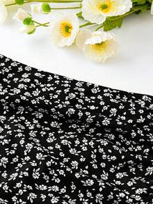 Enliva Falda de playa de vacaciones con detalles de cordón y estampado floral diminuto, para vacaciones de verano, para mujeres de talla grande y silueta redondeada - Negro - Ver 5