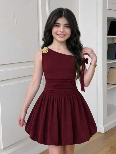 SHEIN Đầm ôm dáng ôm họa tiết hoa, thắt eo bất đối xứng, viền bèo nhún, dành cho bé gái tuổi teen.