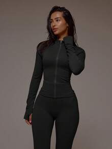 Musera Sport Zip Active BBL 夹克搭配喇叭褶皱臀部紧身裤套装 运动健身健身房普拉提日常休闲烟晶色 - 黑色 - 查看 3