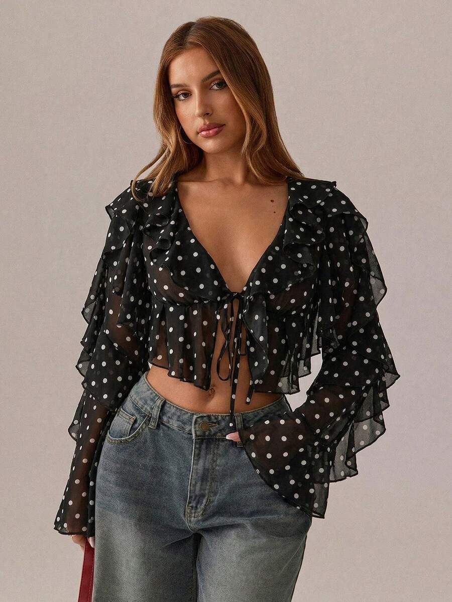 Radiana Blusa de gasa negra con lunares elegante y sexy para mujer, blusa de gasa negra fluida, blusa con volantes multicapa, blusa de manga larga con cuello en V y lazo delantero, top negro sexy, top corto, primavera/verano - Negro - Ver 1
