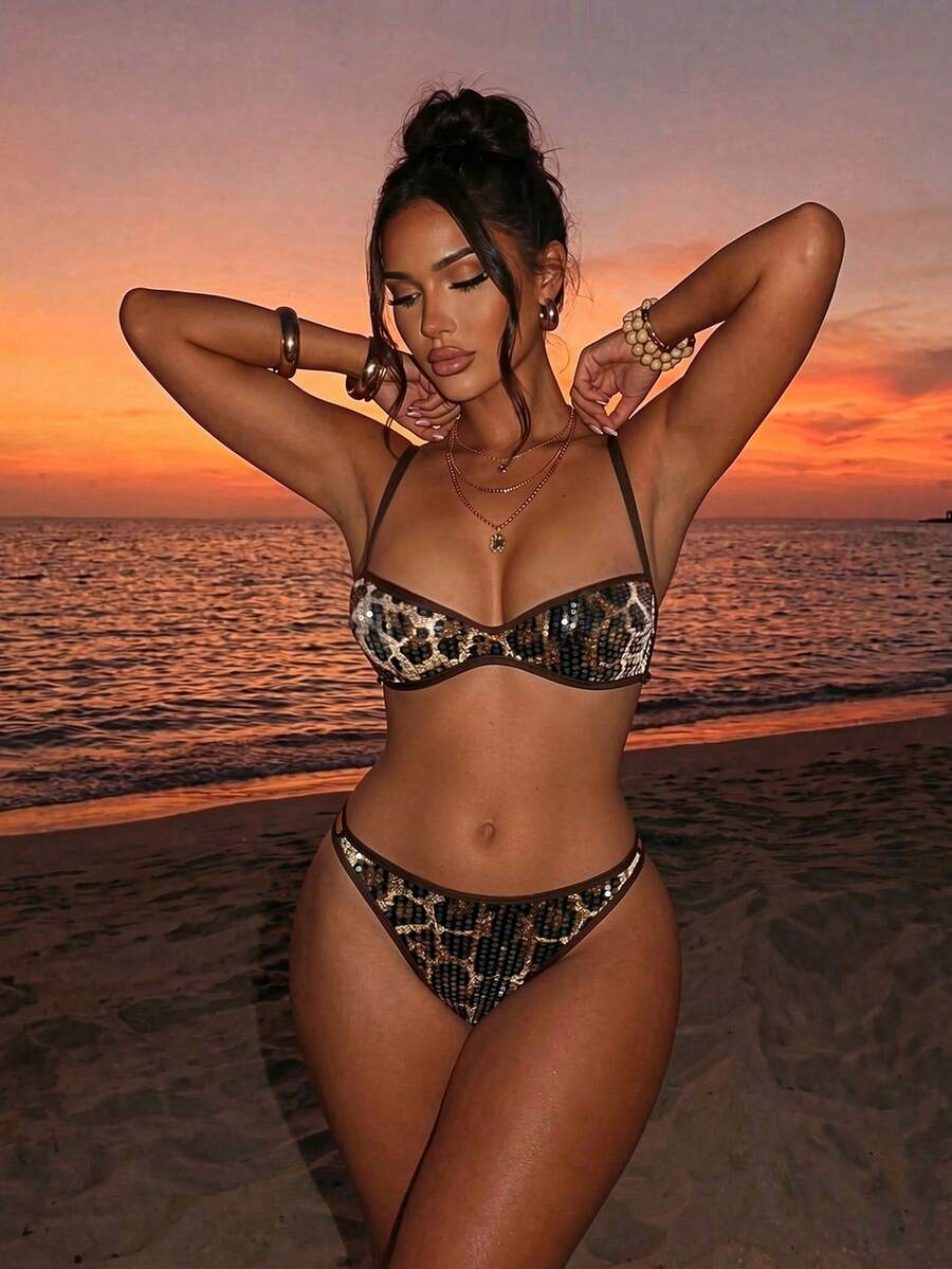 Swim SXY Conjunto de dos piezas de traje de baño con estampado de leopardo y lentejuelas con escote halter sexy, elegante atuendo de vacaciones y playa, primavera/verano - Multicolor - Ver 1