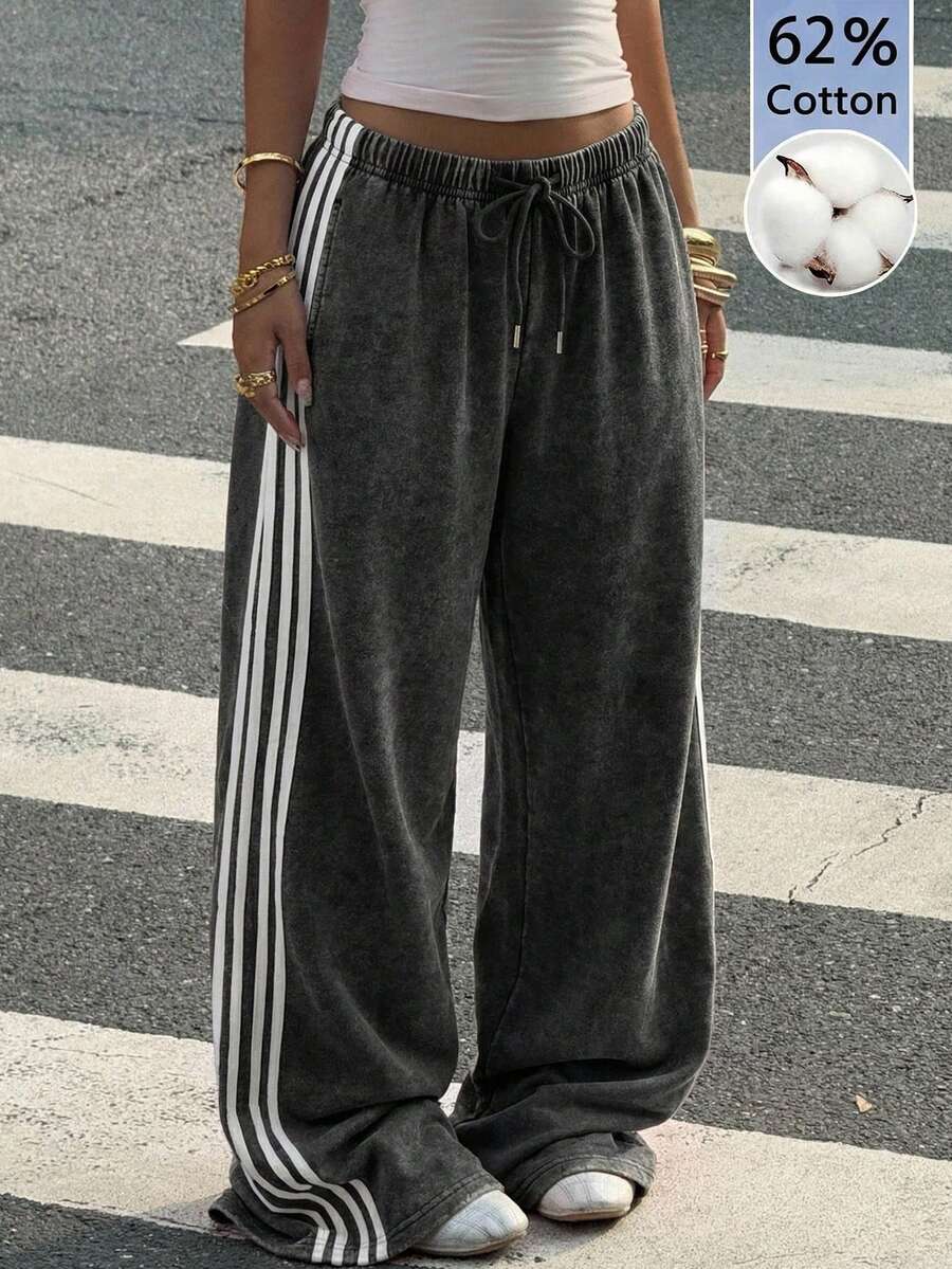 Muchica Quần ống rộng màu đen bạc màu, chất liệu cotton, kiểu dáng thường ngày, họa tiết bông tuyết, phù hợp với phong cách Y2K, thể thao, grunge, thể thao mài bạc, vintage, dễ phối đồ, phong cách sinh viên, mùa tựu trường và nghỉ hè, mùa tốt nghiệp. - màu đen - Xem 1