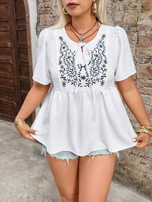 EMERY ROSE Plus Size Women's Elegant Floral Embroidered Short Sleeve Blouse, Suitable For Daily Commute, Slimming & Versatile, Suitable For Outings, Gatherings, Photo Shoots, Vacations - White - View 8