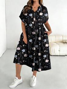 SHEIN Essnce 大码夏季休闲碎花镂空领连衣裙 - 彩色 - 查看 5