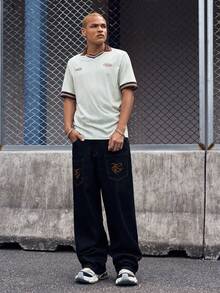 EVRINFINITE Men Letter Graphic Striped Trim Tee - Beige - View 3