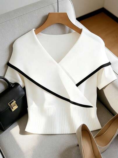 Franclia V领针织修身不对称拼接时尚海军蓝上衣，可单穿或作为内搭，撞色短袖T恤，女士春夏款