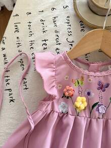 SHEIN LMoss Kids Buy One Get One Free 2-Piece Set Including A Free Crossbody Bag. Cute Baby Girl Woven Embroidered Round Neck Ruffle Hem Dress With Diagonal Shoulder Bag, Sisters Outfit, Suitable For Spring And Summer. - Pink - View 4