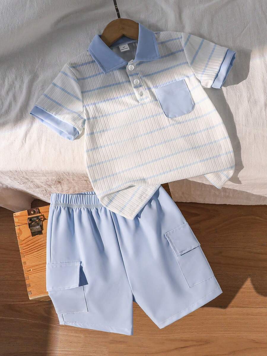 SHEIN Streecool Kids 两件套男童夏季条纹纹理 Polo 衫和工装裤套装 - 藍白色 - 查看 1