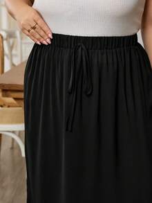 SHEIN CURVE+ Chân váy trơn màu trơn, cạp chun, gấu cong. - màu đen - Xem 9