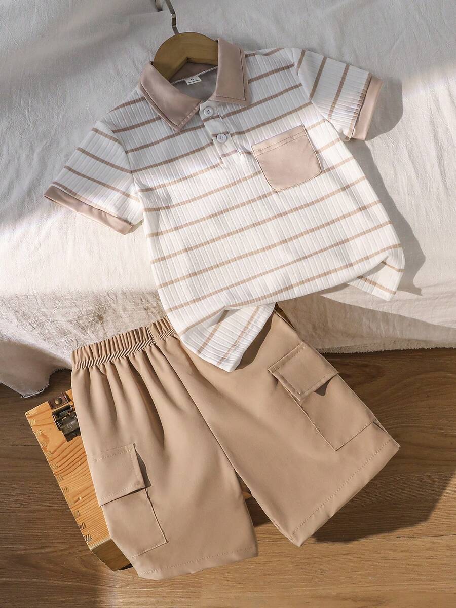 SHEIN Streecool Kids 两件套男童夏季条纹纹理 Polo 衫和工装裤套装 - 卡其色 - 查看 1