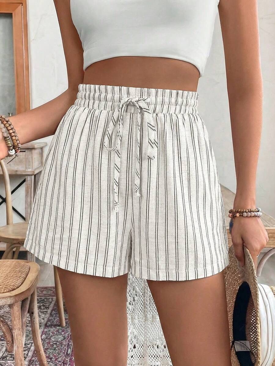 SHEIN Frenchy Quần short nữ cạp chun kẻ sọc, kiểu dáng thường ngày, đa năng, có dây rút. - Màu be - Xem 1