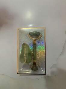 天然玉石滚轮刮痧套装，玫瑰石英面部按摩器，女士护肤工具，SPA 自我护理美容设备，面部按摩工具套装 - 綠色 - 查看 9