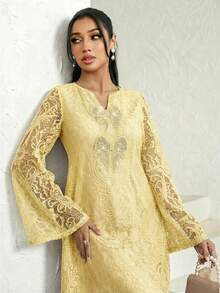 Al Najma Vestido feminino elegante com mangas flare em renda e detalhe de laço, estilo árabe. - Amarelo - Ver 1