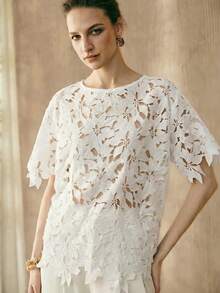 Arave 女士刺绣优雅休闲度假通勤圆领短袖上衣 - 白色 - 查看 5