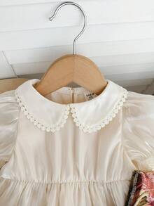 SHEIN 女婴优雅可爱白色网纱花卉刺绣短袖连衣裙 - 白色 - 查看 4