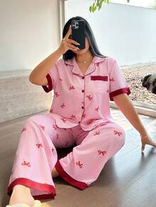 Napfluff CURVE Napfluff CURVE Bộ đồ ngủ cỡ lớn phối màu, cổ bèo nhún, nơ, tay ngắn, kẻ sọc, đồ ngủ kẻ sọc ngang, bộ đồ ngủ nơ, bộ đồ ngủ nữ, họa tiết nơ sọc đỏ, thích hợp mặc ở nhà. - Đỏ - Xem 1
