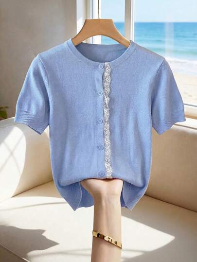 Franclia This Sweet And Versatile Round Neck Short-Sleeved Knit Top Features Delicate Lace Trim And Is Suitable For Women's Summer Wear, Outdoor Activities, Beachwear, Spring Outfits, Vacations, Casual Summer Tops, Knitwear, Summer Tops, Blue Tops, Work Attire, And Elegant Tops.Graduation Season Attire, Fashionable Casual Commuter Wear, Business Office Wear, Versatile And Stylish Everyday Casual Wear, Urban Teacher's Professional Attire