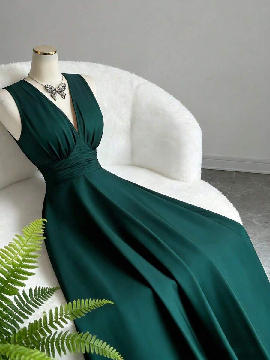 Elenzga Women's Solid Color Deep V-Neck Ruched Waist Elegant Long Dress, Suitable For Dates And Parties - Dark Green - View 1