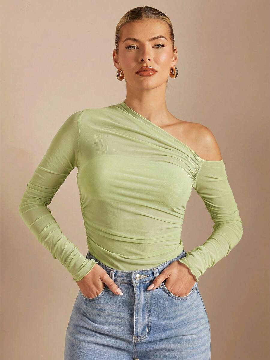 SHEIN BAE Camiseta ajustada de bandeau transparente con hombros asimétricos y fruncidos - Verde Lima - Ver 1
