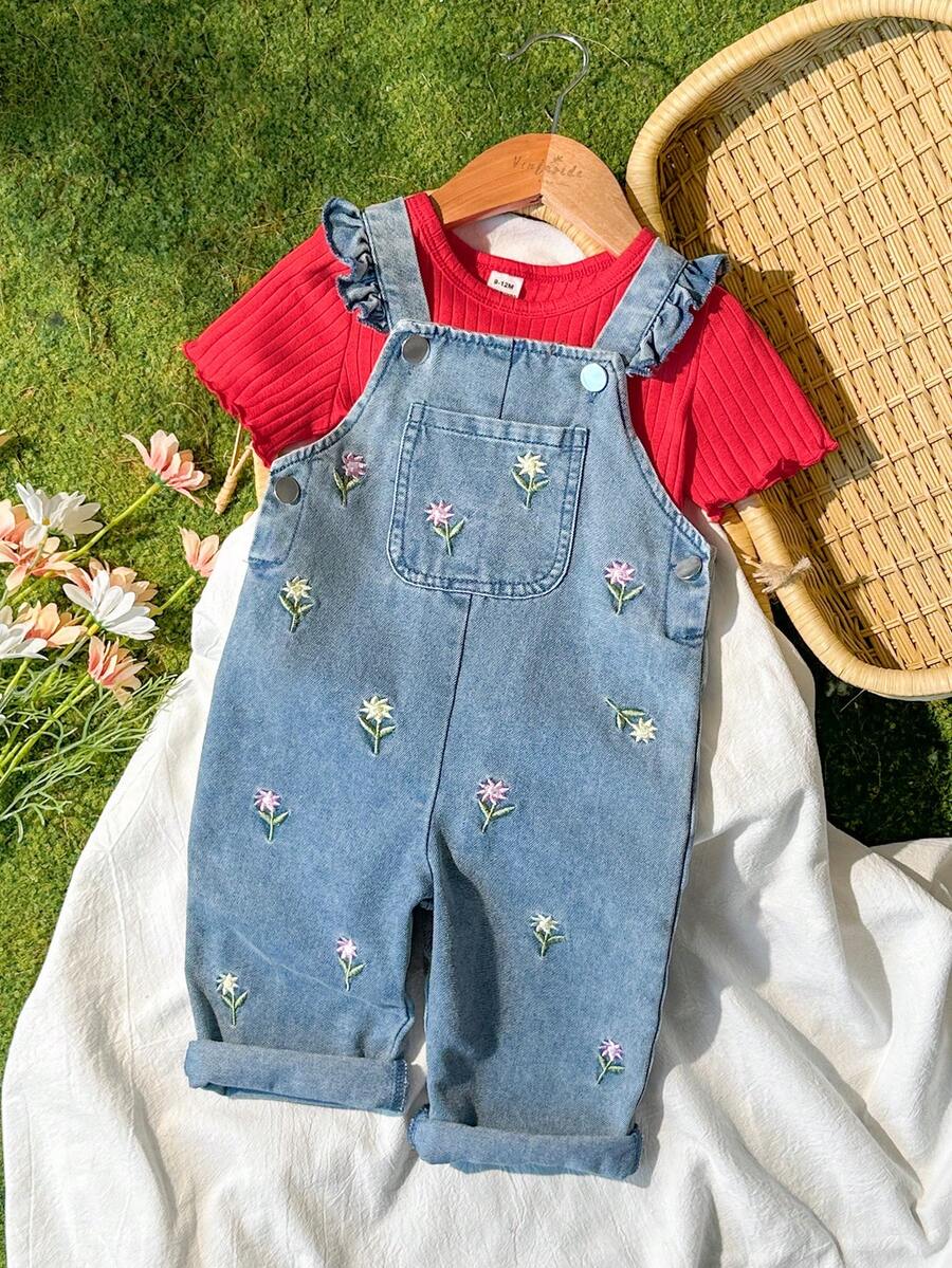 SHEIN Vintaside Kids 两件套女婴套装,休闲可爱百搭,纯色短袖上衣搭配花卉刺绣牛仔背带裤,适合春夏日常穿着。 - 紅色 - 查看 1