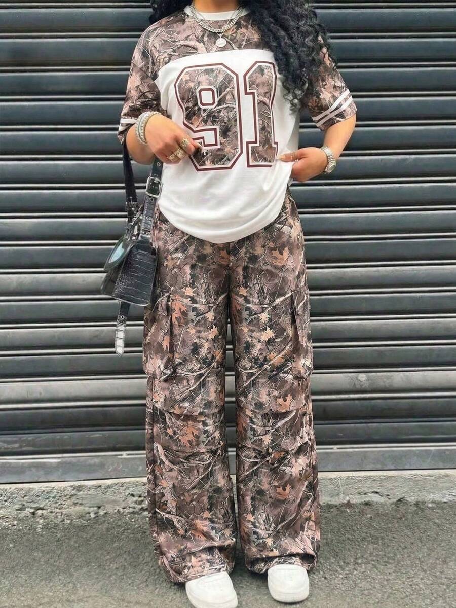 SHEIN 两件套休闲街头风数字印花T恤+工装裤，舒适贴身，活动自如，时尚街头元素，适合上学、通勤、周末郊游、春季日常穿着。 - 彩色 - 查看 1