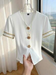 Franclia 女士优雅休闲白色V领开襟玫瑰花形金属纽扣短袖沙滩休闲T恤，夏季适合日常穿着/新年/商务场合/通勤/休闲度假 - 白色 - 查看 5