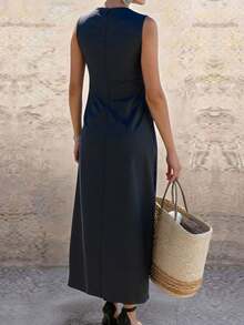 Linavere Women's Minimalist Printed Round Neck Sleeveless Dress - Black - View 2
