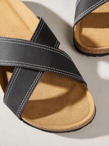 Solecia 女士春夏新款软底轻便舒适平底凉鞋，适合日常通勤、购物、度假、海滩玩耍，时尚百搭的黑色交叉绑带拖鞋。 - 黑色 - 查看 5