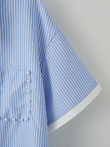 GlowEve CURVE 女士春夏轻盈条纹珍珠装饰撞色领衬衫，温柔甜美女孩独特条纹珍珠口袋宽松短袖衬衫 - 藍白色 - 查看 3