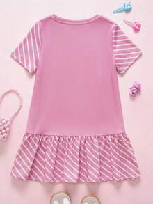 SHEIN X Care Bears Váy kẻ sọc ghép mảnh in hình gấu cho bé gái - Hồng - Xem 2