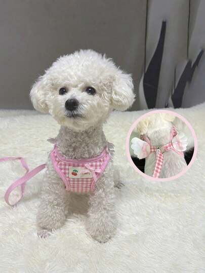 Bộ dây đeo cho chó họa tiết kẻ caro dễ thương với họa tiết cánh nhỏ xinh, một bộ dây đeo thú cưng đáng yêu và vui nhộn kèm dây xích.