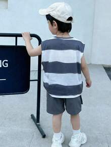 Bộ 2 món phong cách Hàn Quốc giản dị, thoải mái, tối giản với họa tiết kẻ sọc và quần short cargo cho bé trai, thích hợp mặc cùng áo hoodie hình nhện, áo hoodie có khóa kéo, áo hoodie trẻ em, trang phục trẻ em, quần áo bé trai, đi học, tựu trường, bộ đồ bé trai, trang phục hàng ngày, đi học, du lịch, thể thao, mùa xuân/hè. - Xám - Xem 2