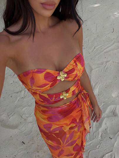 Swim Oasis Bộ đồ bơi đi biển thanh lịch dành cho nữ, gồm áo quây khoét lỗ với họa tiết hoa kim loại, áo tắm liền thân in họa tiết hoa kỹ thuật số kết hợp với chân váy lưới xẻ tà in họa tiết kỹ thuật số, đồ bơi mùa hè thời trang.