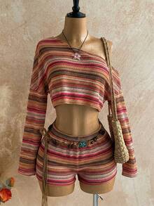 Soleia Bộ đồ 2 món dành cho nữ cỡ lớn - Áo croptop dài tay lệch vai kẻ sọc hồng và quần short. - Nhiều màu - Xem 3